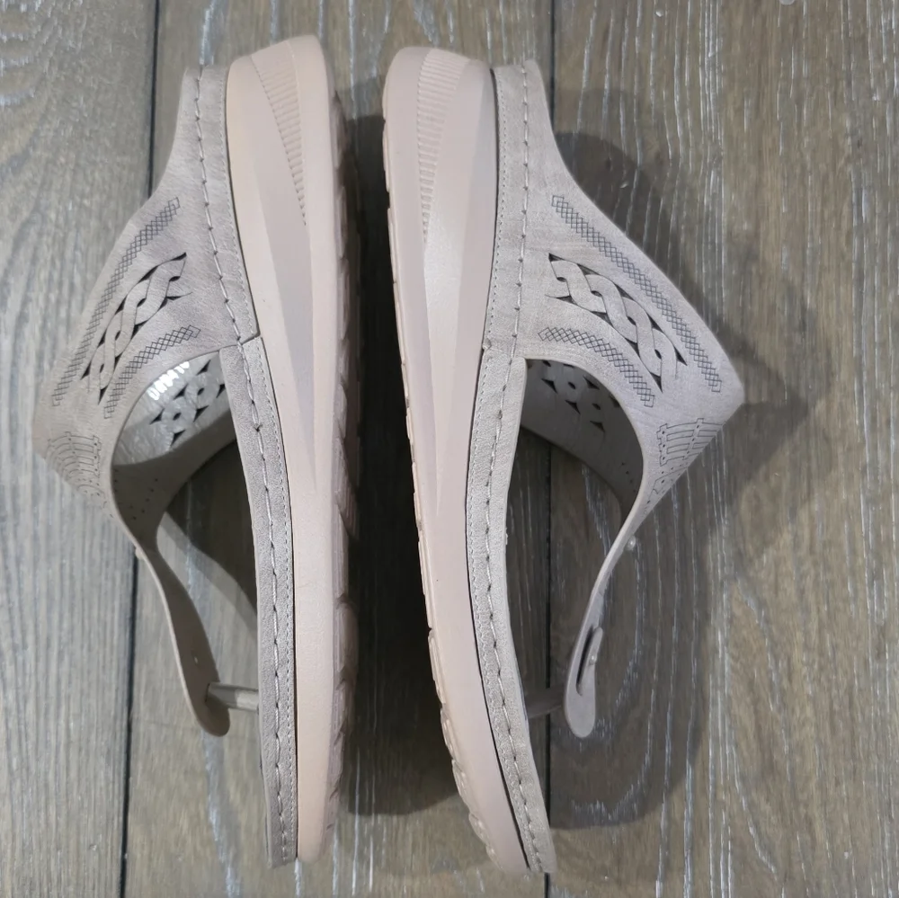 Atalina Comfort Slip on Sandal, Women's Size 9, NWT